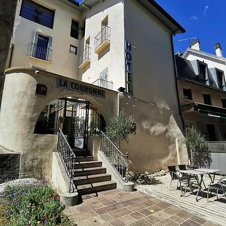 Hotel De La Couronne 2*