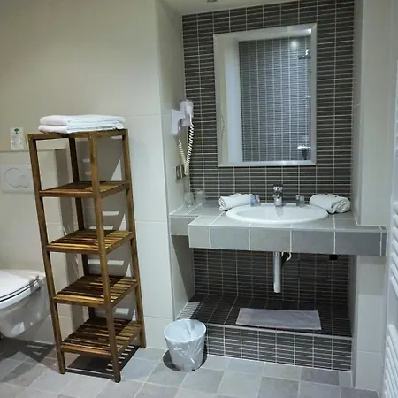 De La Couronne 2* Aix-les-Bains