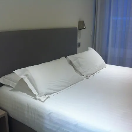 De La Couronne 2* Aix-les-Bains