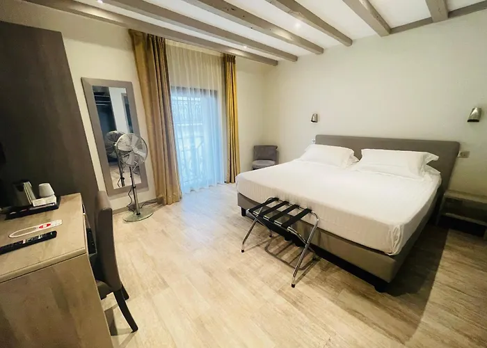 De La Couronne 2* 엑스레뱅