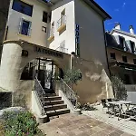 Hotel De La Couronne 2*