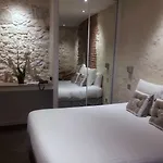 Hotel De La Couronne 2*