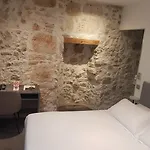 Hotell De La Couronne 2*