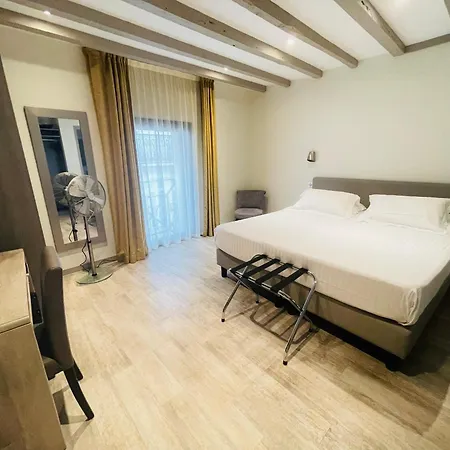 De La Couronne 2* 엑스레뱅