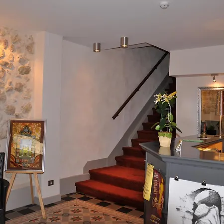 Hotel De La Couronne Aix-les-Bains