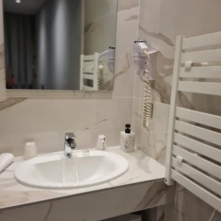 De La Couronne Hotell