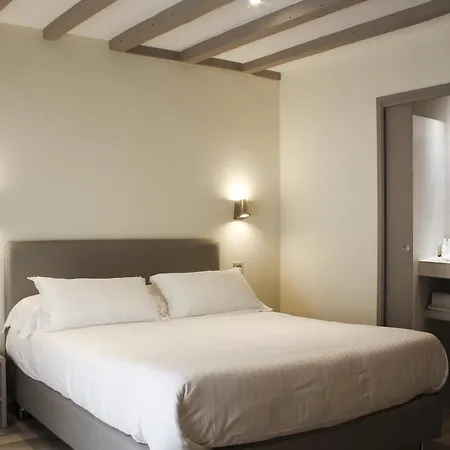 De La Couronne Aix-les-Bains