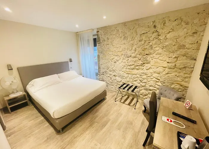 De La Couronne Hotell 2*