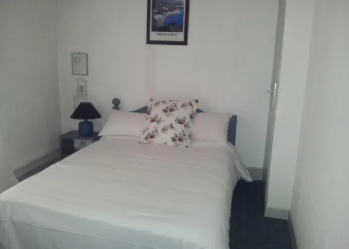 De La Couronne Hotel