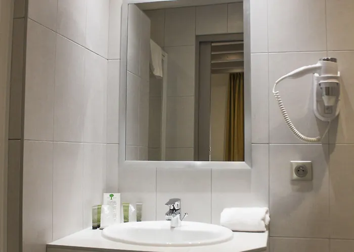 מלון De La Couronne