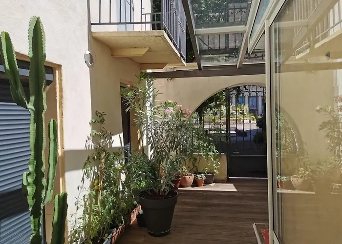 De La Couronne Hotel 2*