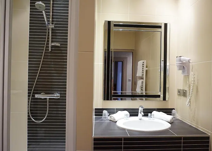 Hotell De La Couronne 2*