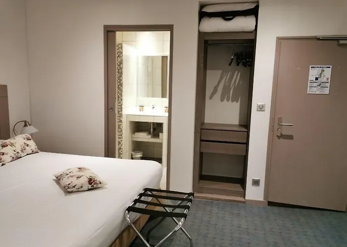 De La Couronne Hotel 2*