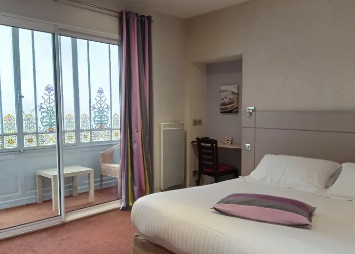 De La Couronne מלון 2*